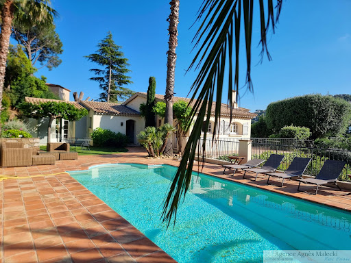 Property with pool 4