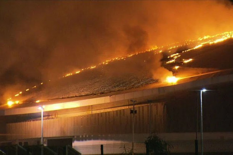 Drama! Olympische wielerbaan verwoest door brand