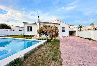 Villa with garden and terrace 2