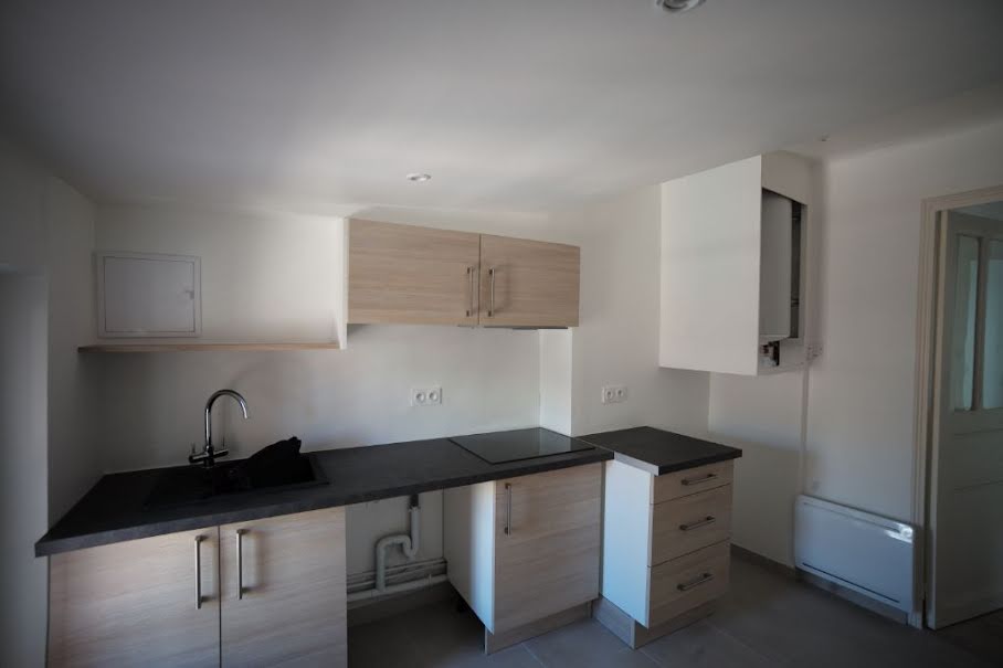 Location  appartement 3 pièces 48 m² à Ollioules (83190), 680 €