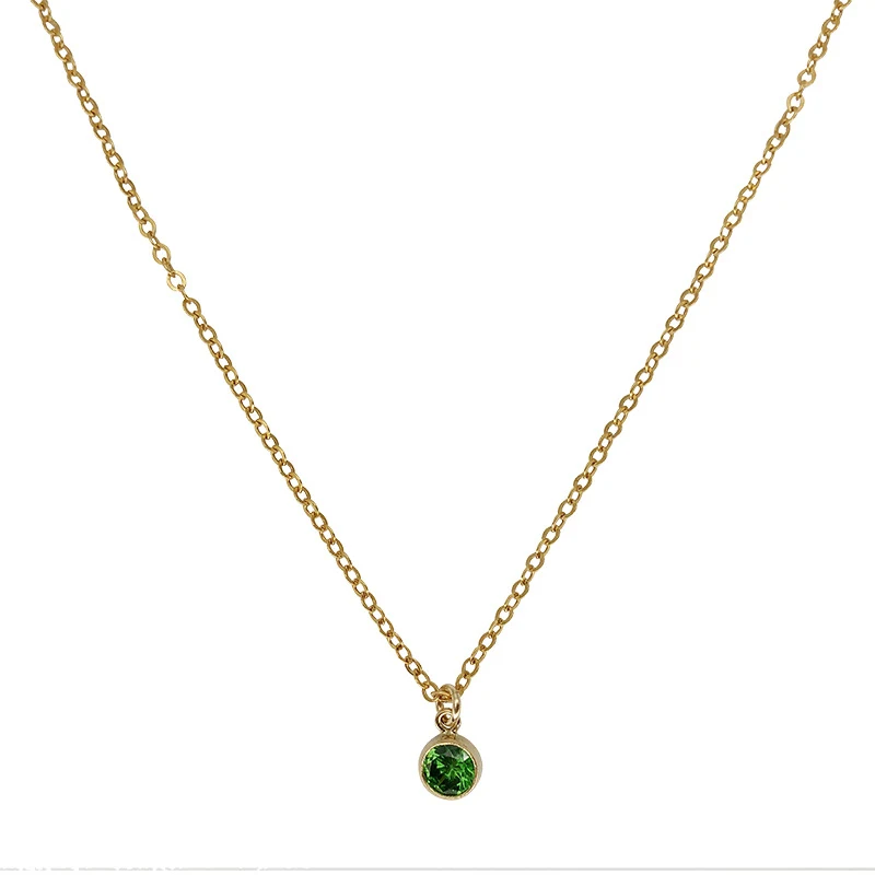 Collier pour femme en argent sterling plaqué or, simple. Un bijou élégant et discret pour sublimer votre tenue au quotidien.