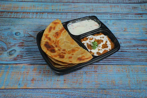 Dal Makhani With Laccha Paratha