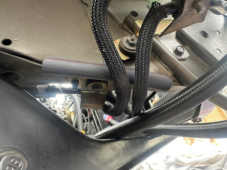 スカイラインのR34・ER34 4ドア・RB25DET・MT載せ替え・HPIオイルクーラーに関するカスタム事例の投稿画像3枚目