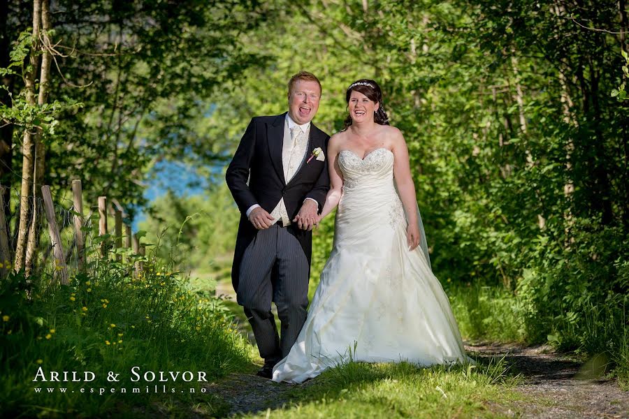 Wedding photographer Espen Mills (espenmills). Photo of 14 May 2019