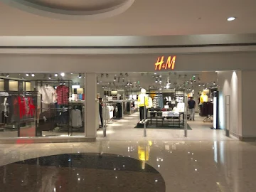 H&M photo 