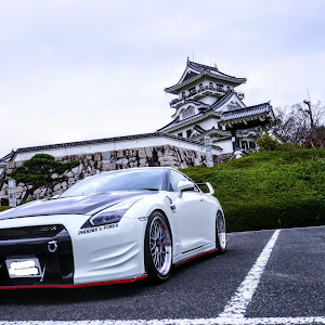 NISSAN GT-R