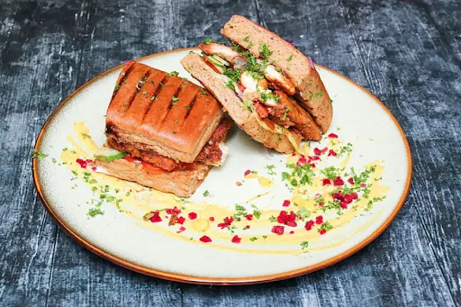 Grilled Chicken Paprika Sandwich (Non Veg )