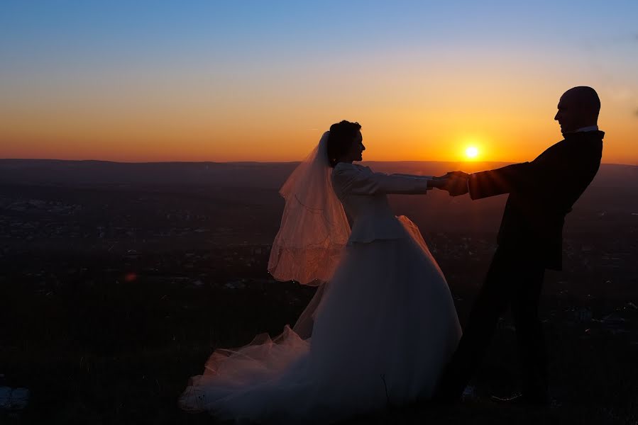 Fotógrafo de casamento Vasiliu Leonard (vasiliuleonard). Foto de 26 de fevereiro 2015