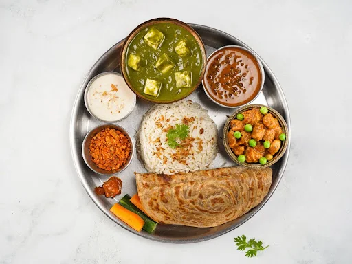 Palak Paneer Deluxe Thali