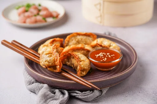 Classic Fried Chicken Momos (6 Pcs)