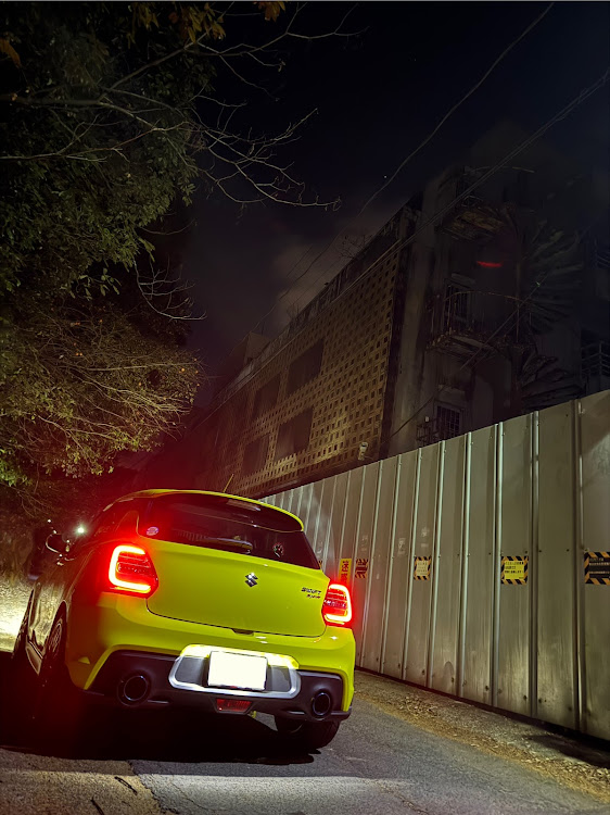 スイフトスポーツのバックシャンな愛車・スイフトスポーツ・ZC33S・すいません。三色チーズ牛丼の特盛りに温玉付きをお願いします。に関するカスタム事例の投稿画像1枚目