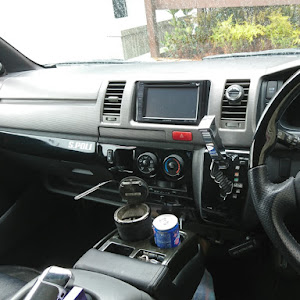 ハイエースバン TRH200V