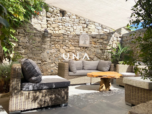 Propriété avec piscine et jardin 1
