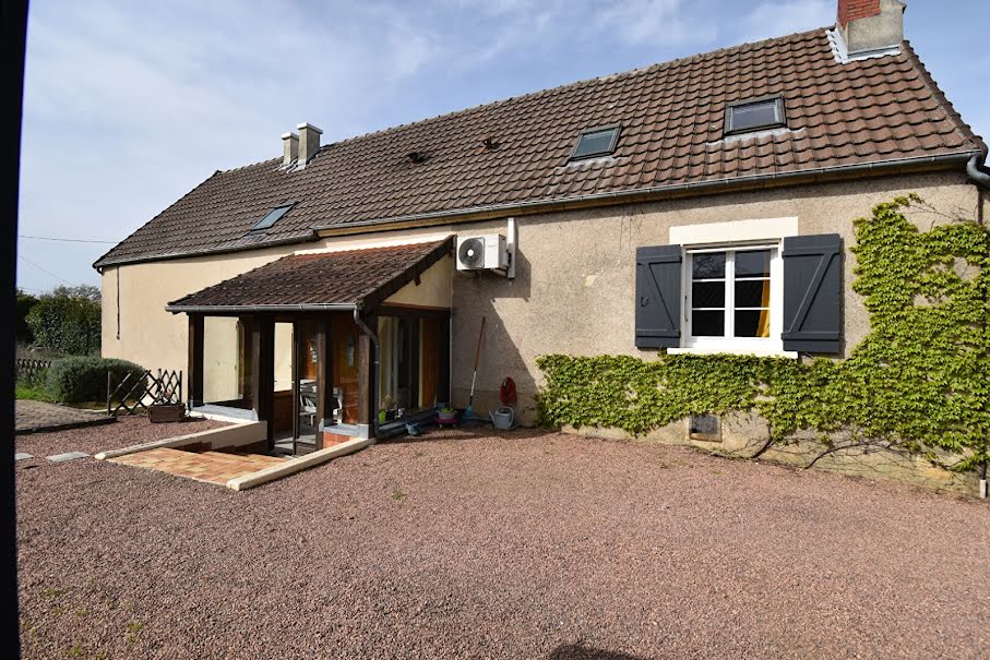 Vente maison 6 pièces 180 m² à Germigny-sur-Loire (58320), 250 000 €