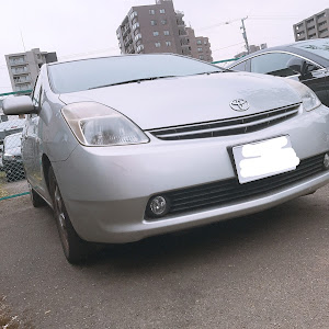 プリウス NHW20