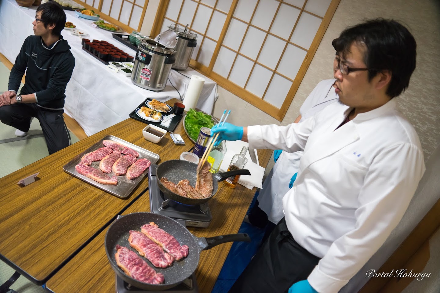 ジュージューと焼きあがります