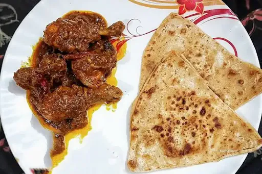 4 Tikona Paratha With Chicken Masala [2 Pieces]