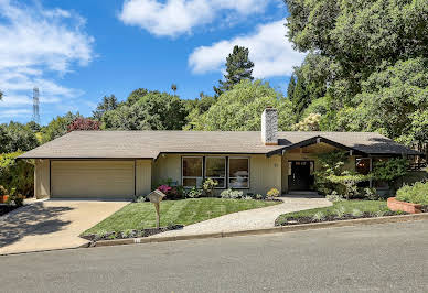 House with garden 2