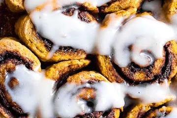 Gluten Free Vegan Pumpkin Cinnamon Rolls