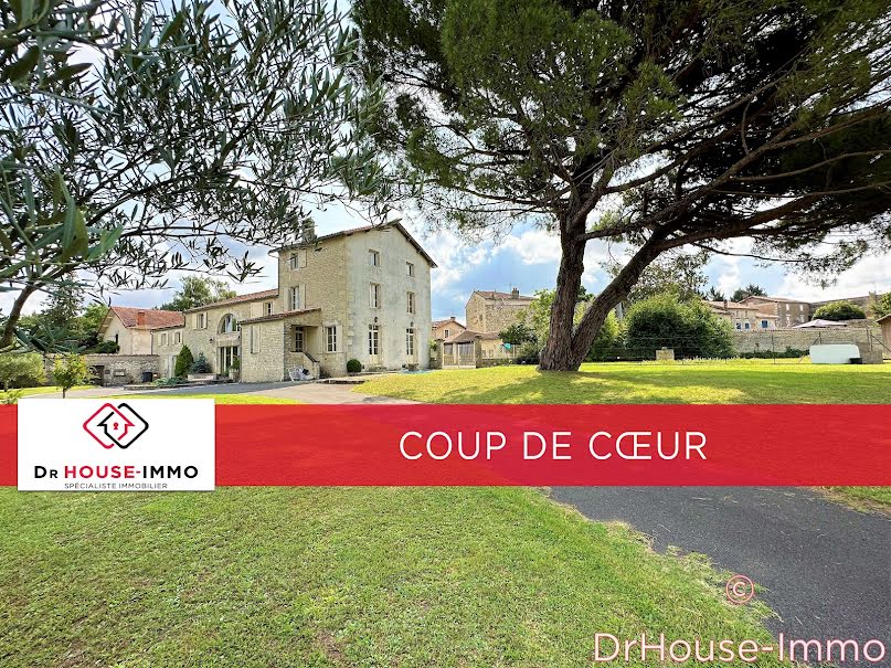 Vente maison 12 pièces 368 m² à Mansle (16230), 572 000 €