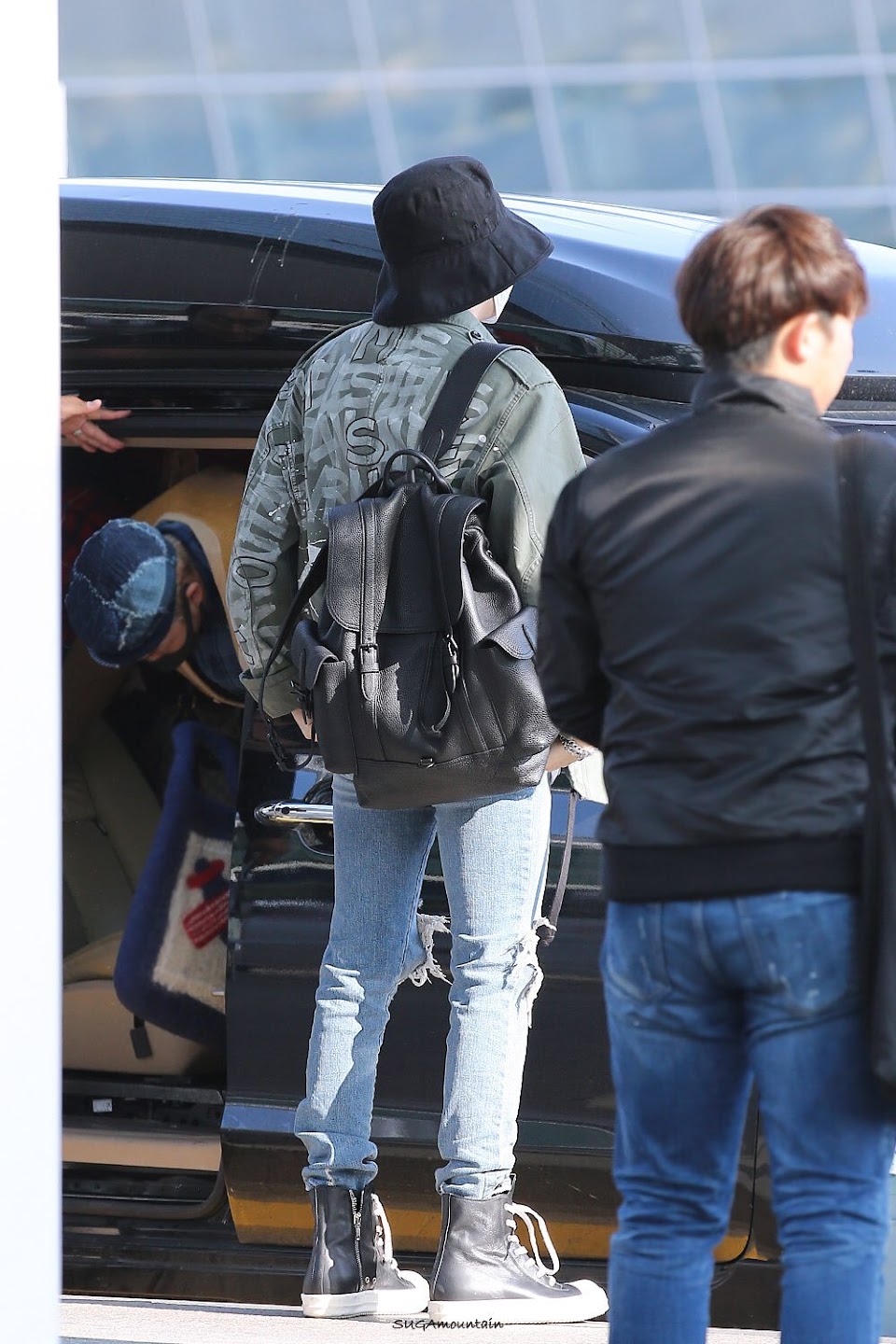 jungkook bag from jin