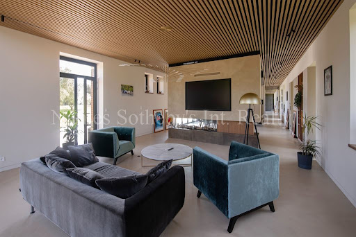 Maison avec piscine et terrasse 3