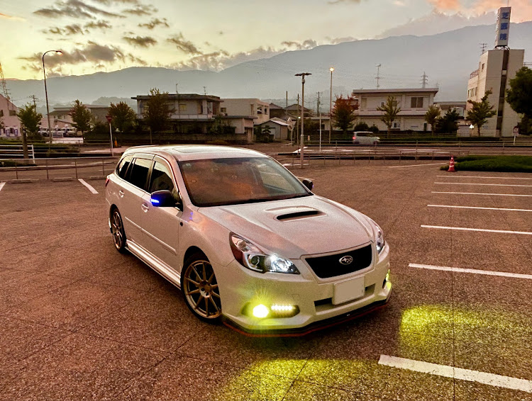 レガシィツーリングワゴンのマジックアワーと愛車・朝活☕️・スーパームーン・スーパームーンと愛車・しこちゅ～ホールに関するカスタム事例の投稿画像2枚目