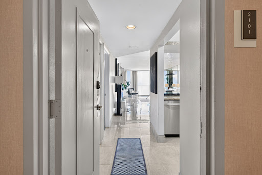 Apartment with pool 4