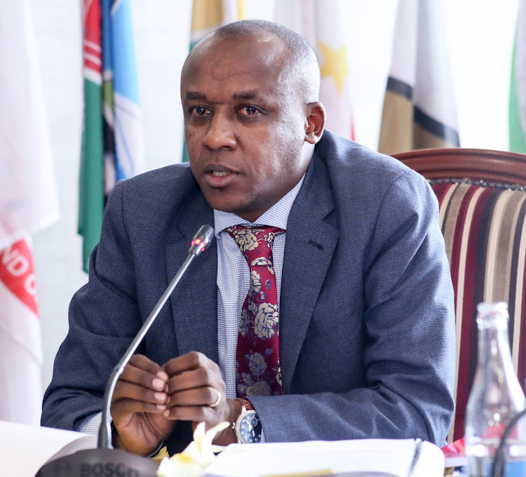 Makueni Governor Mutula Kilonzo Junior in a meeting to discuss the declaration of a boundary dispute between Makueni, Kwale & Taita Taveta Counties on Thursday