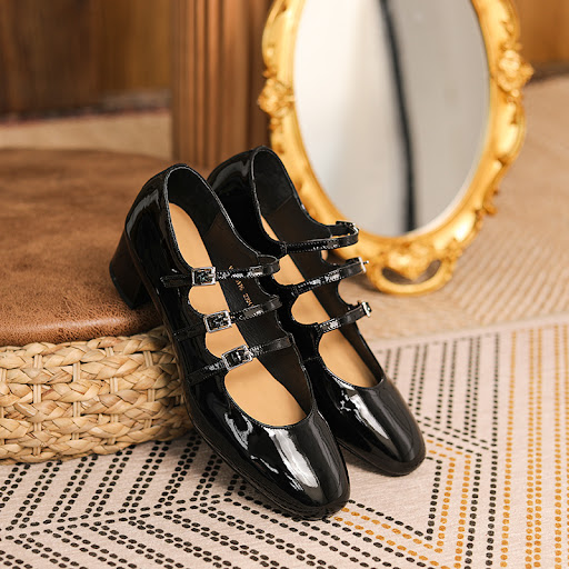 Title 8, New Fashion Vintage Leather Sandals for Women. ...
