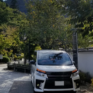 ヴォクシー ZRR80W