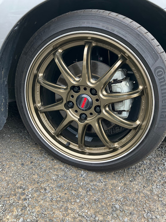スイフトスポーツのエモーションZR10・テインダウンサス・センターキャップ自作・エンブレム交換・エンブレム剥がしに関するカスタム事例の投稿画像3枚目