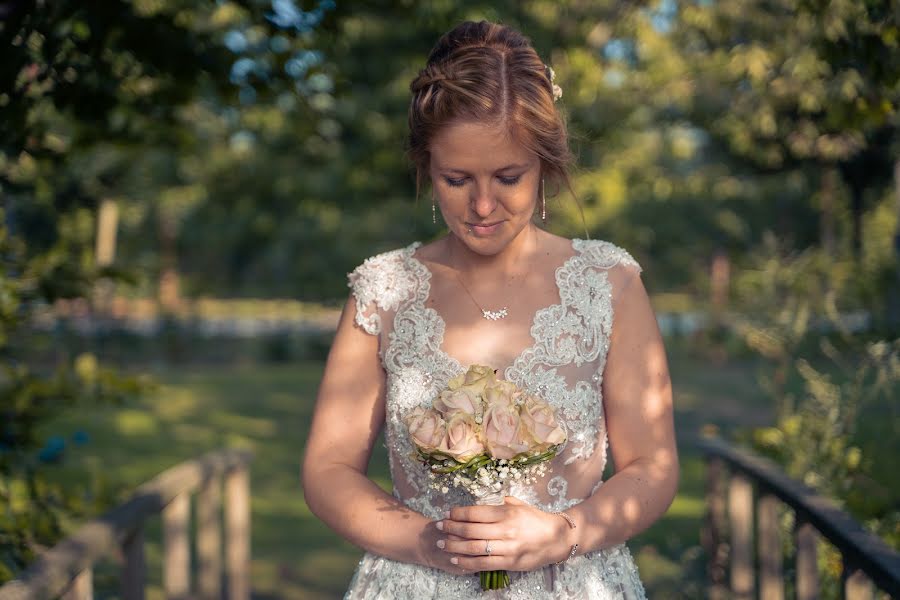 Fotografo di matrimoni András Veres (andrasvisual). Foto del 8 marzo 2019