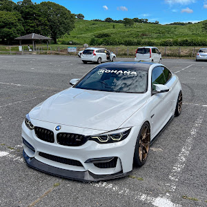 M4 クーペ F82