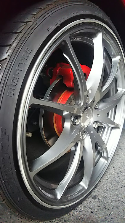 スイフトスポーツの散歩・ゲリラ招集・謎の車・エロイホイール・ごり押しラーメンに関するカスタム事例の投稿画像4枚目