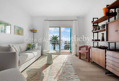 Seaside apartment with terrace 2