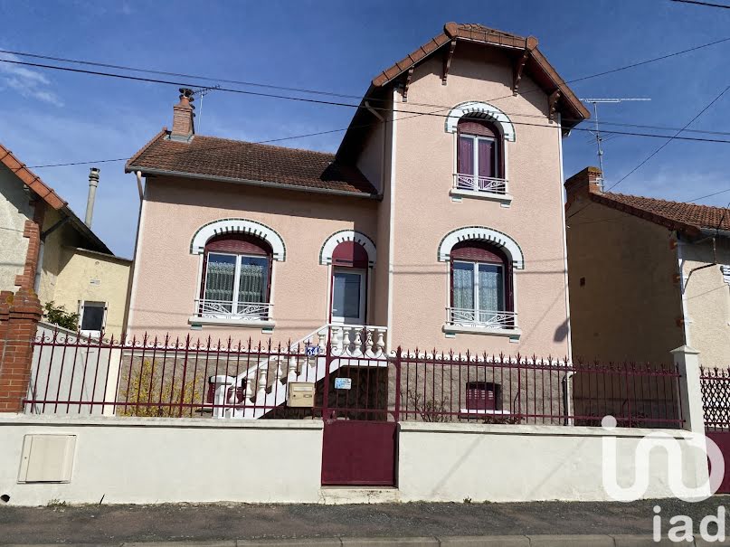 Vente maison 5 pièces 99 m² à Montluçon (03100), 155 150 €