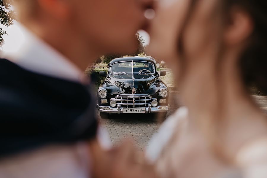 Fotógrafo de casamento Yana Repina (ianarepinaa). Foto de 13 de setembro 2018