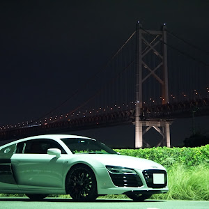 R8 クーペ