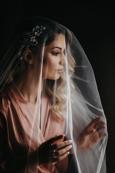 Fotografo di matrimoni Miljan Mladenovic (mladenovic). Foto del 16 aprile 2019