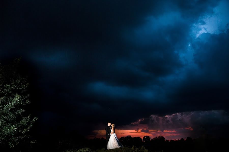 Fotógrafo de bodas Karolina I Kamil Głowaccy (karolinaikami). Foto del 24 de febrero 2021