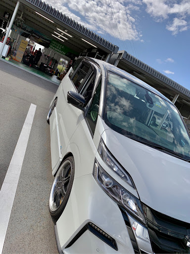 セレナ Gfc27のタイヤクリエイター ナンカンns に関するカスタム メンテナンスの投稿画像 車のカスタム情報はcartune