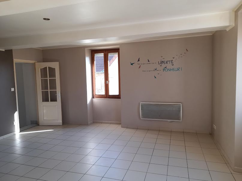 Vente maison 6 pièces 141 m² à Iguerande (71340), 81 000 €