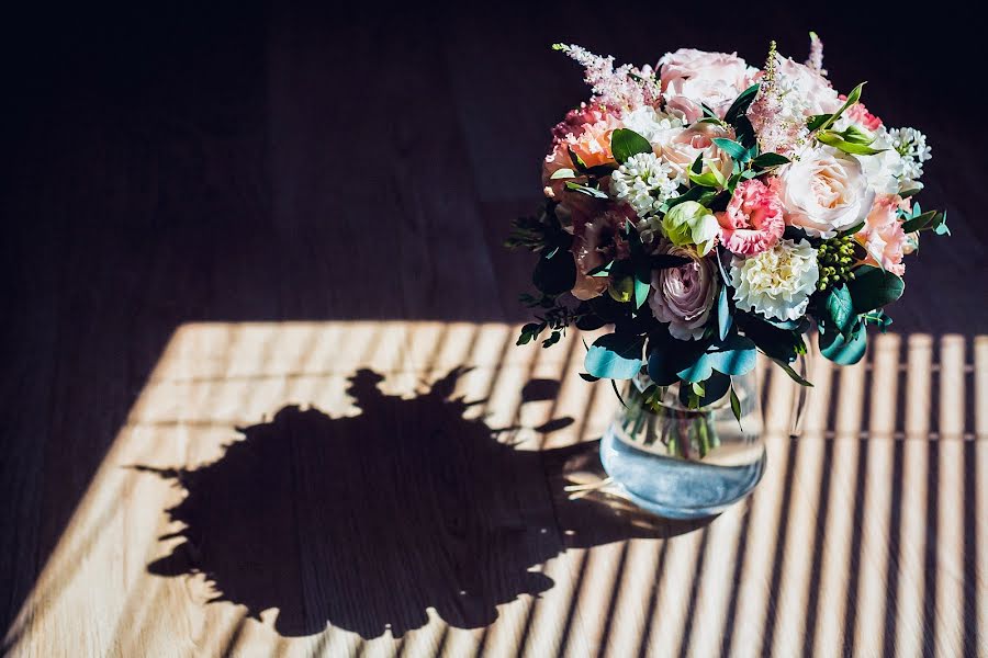 Fotógrafo de casamento Denis Osipov (svetodenru). Foto de 18 de junho 2017