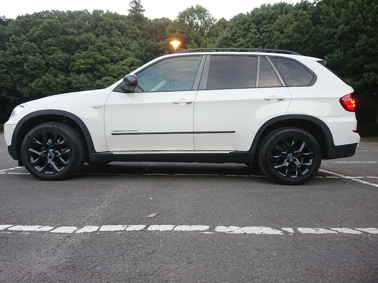 X5の普通サラリーマンのX5・ホイール塗装・ガンメタ・おかえり・業者さんに感謝に関するカスタム事例の投稿画像7枚目