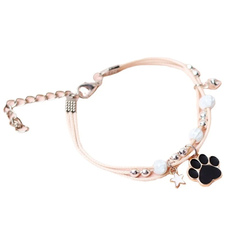 Bracelet simple style avec brosse en forme de main de dessin animé pour copines influenceuses en ligne, un accessoire unique et tendance.