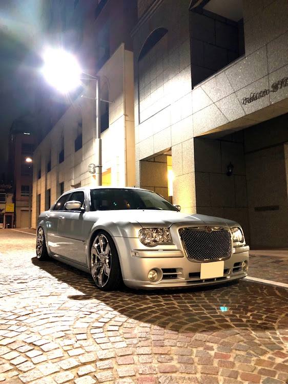 300C セダンのアメ車・クライスラー・イタリア街・アメ車好きに関するカスタム事例の投稿画像1枚目