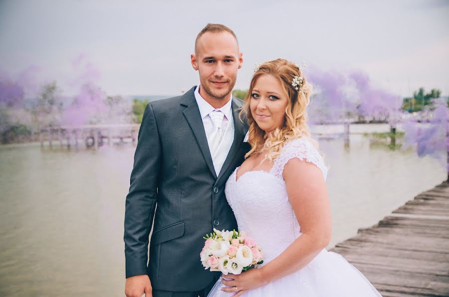 Fotógrafo de casamento Dóra Bella (belladorafoto). Foto de 16 de setembro 2018