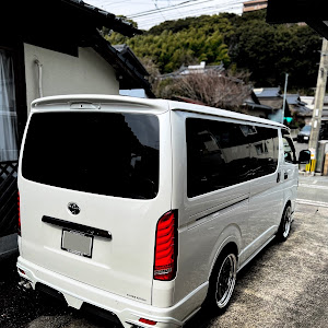 ハイエースバン TRH200V