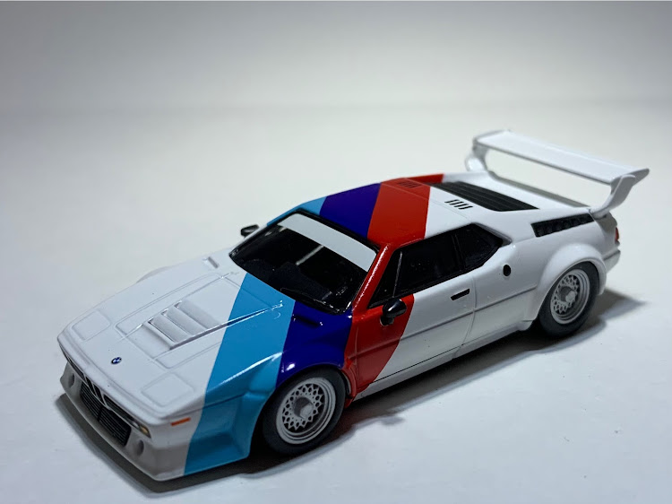 スイフトスポーツのミニカーは男のロマン・BMW M1・ホイールガリ傷・タッチペンで誤魔化す・バイクシーズン到来に関するカスタム事例の投稿画像5枚目